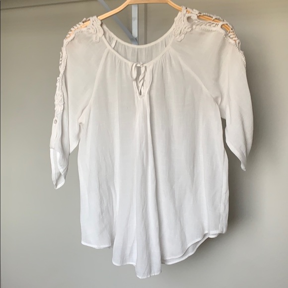 Tops - 🌸5/$15🌸 White blouse